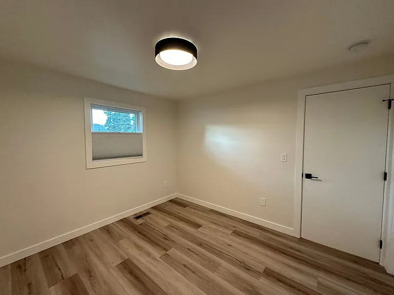 1019 Wilson St — Photo 12