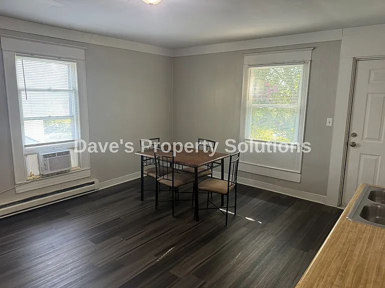 313 4th St #B — Photo 2