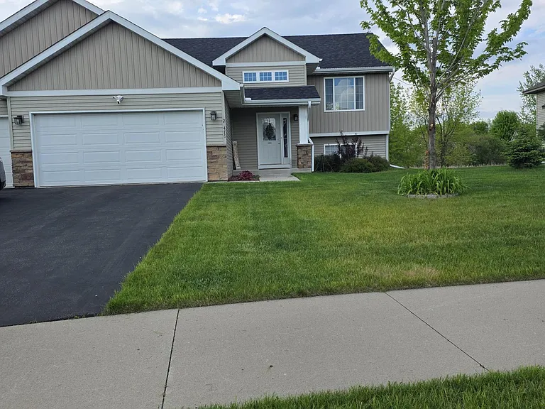 21476 Lena Trl — Photo 1