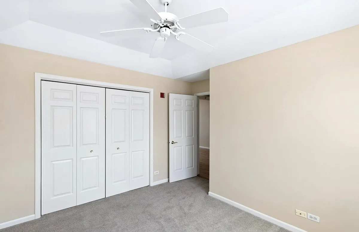 Entry in bedroom - 431 Hough St #204