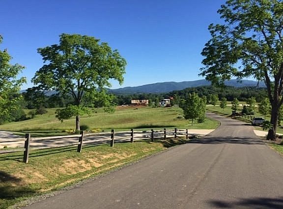 5th image of 160 Bear Paw Ln