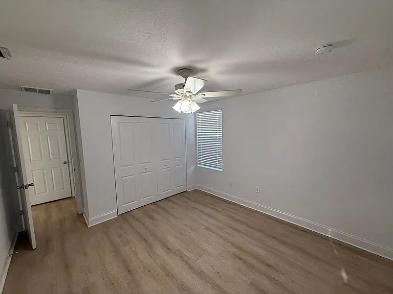 1335 W Lasalle St — Photo 18