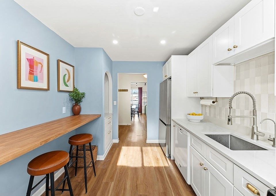 1st image of 25 Bayberry Dr APT 1