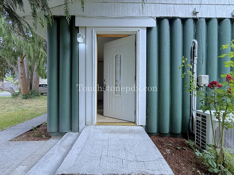 5660 SE 125th Ave — Photo 21