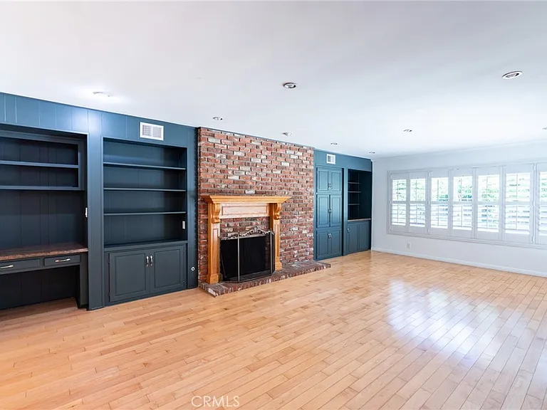 333 W Wistaria Ave — Photo 15