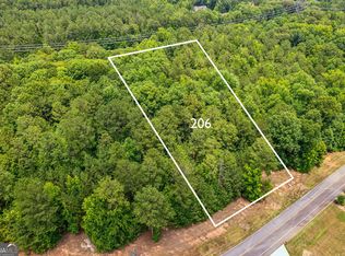 206 Crescent Dr, Forsyth, GA