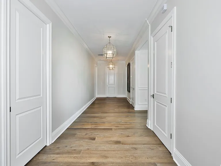 629 Riviera Dr — Photo 22