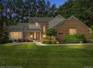 46914 Woodbend Ct, Northville, MI 48167