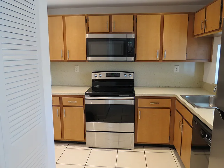 11750 SW 18th St #312-1 — Photo 2