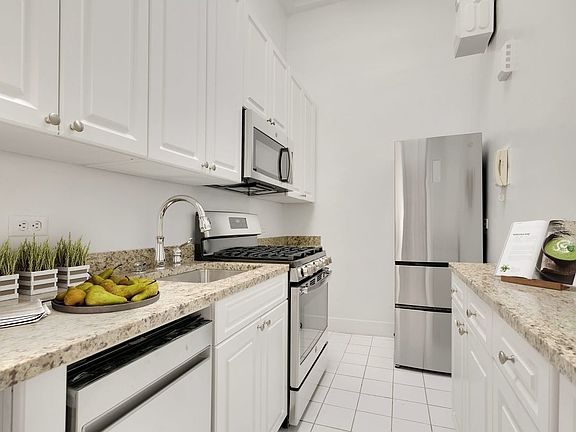 5th image of 405 E 54th St Ph C