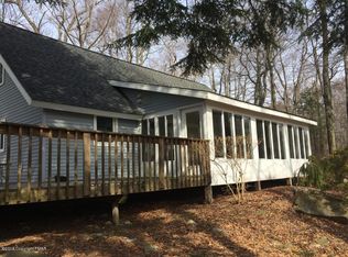 119 Long Woods Rd, Tobyhanna, PA 18466