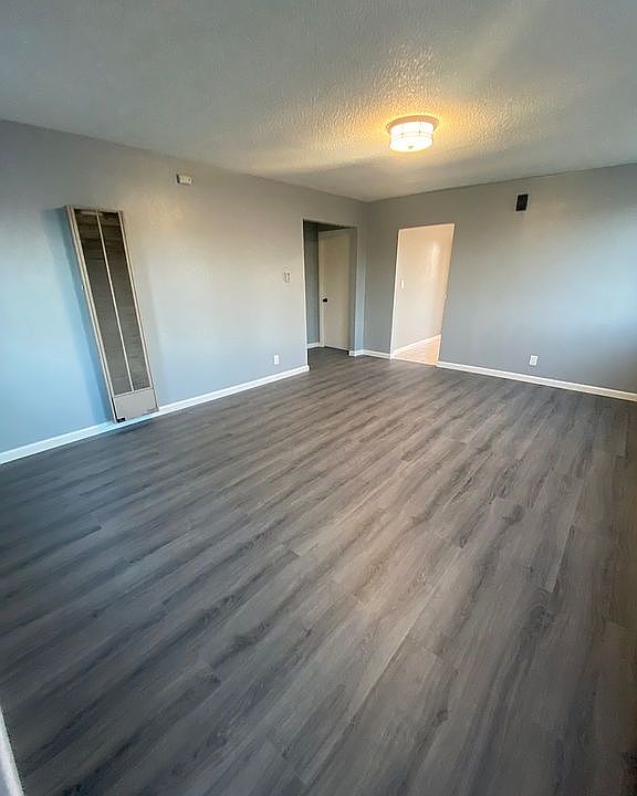 1st image of 817 W 90th St