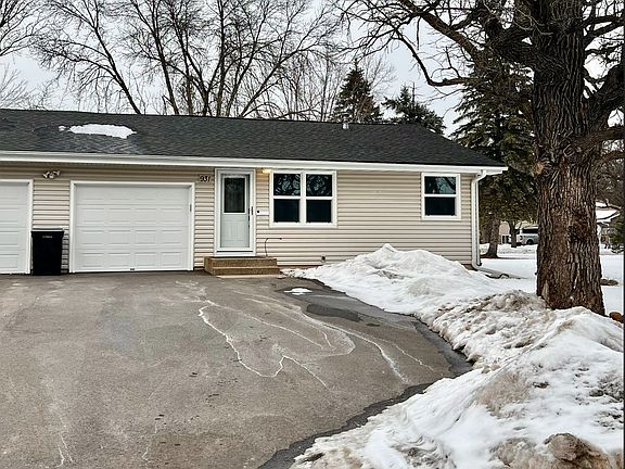 3rd image of 931 38th Ln #931