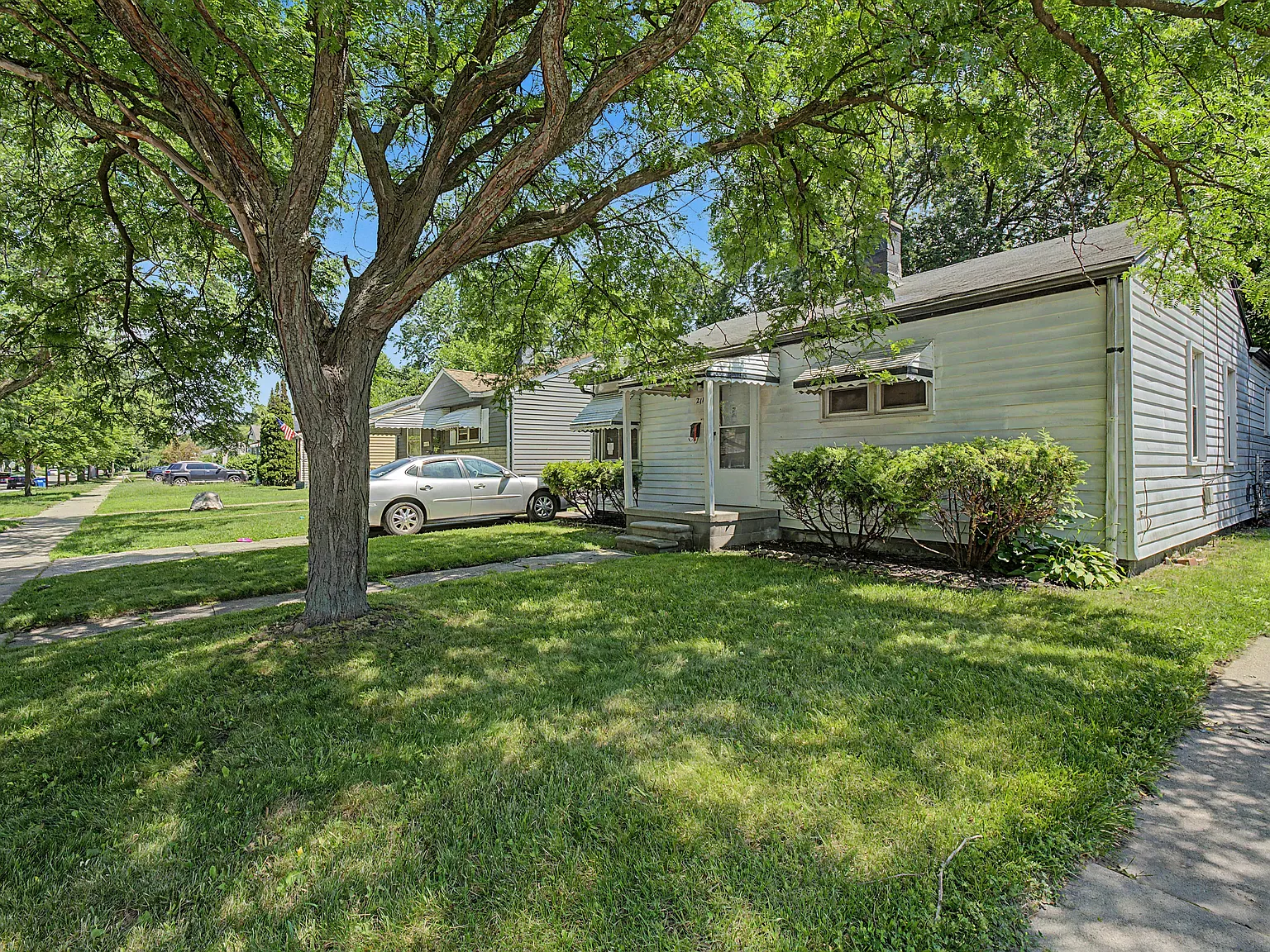 3 bed, 1160 sqft, $1,600 — Photo 2