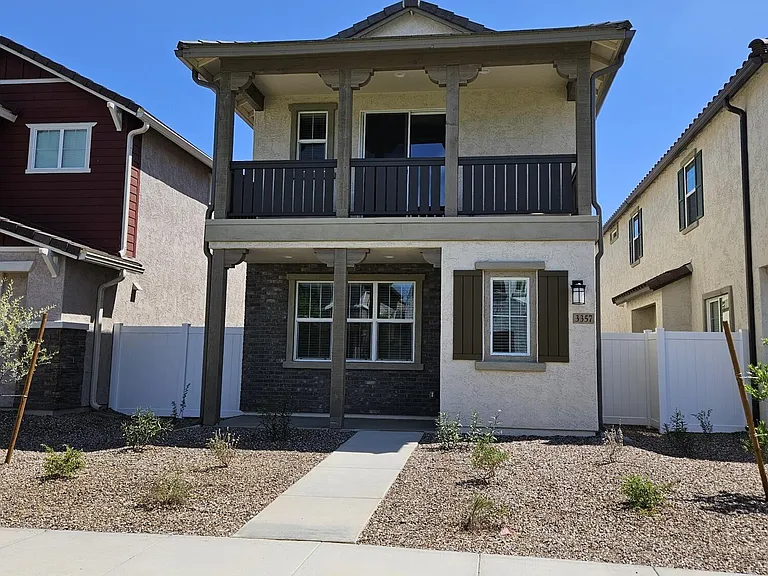 3357 S Primrose Ave — Photo 2
