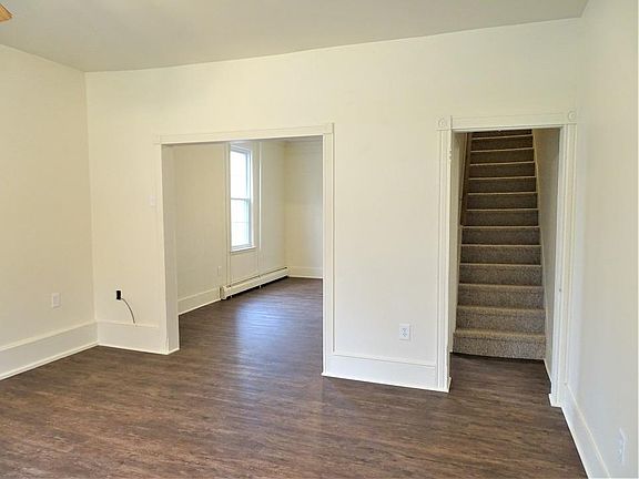 3rd image of 1305 Heidelberg Ave