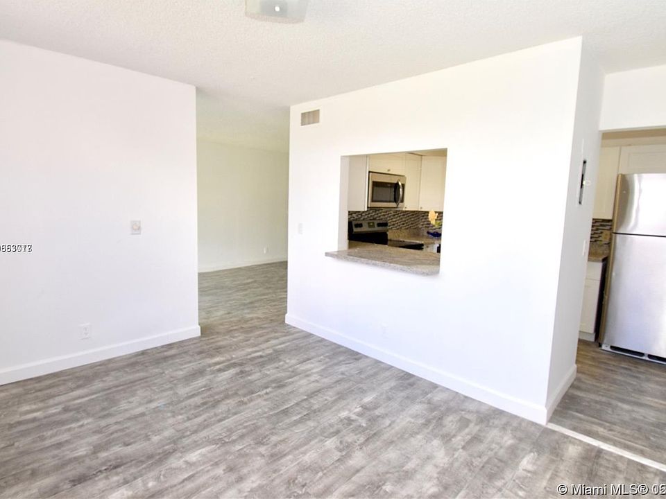 2nd image of 9441 Live Oak Pl APT 203