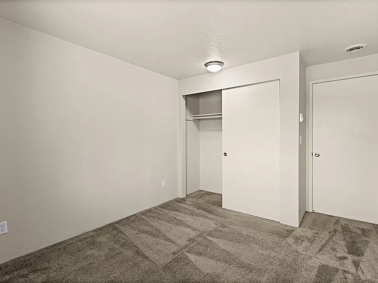2 Bedroom 2 Bath w/Vaulted Ceilings 2 Bedroom 2 Bath w/Vaulted Ceilings