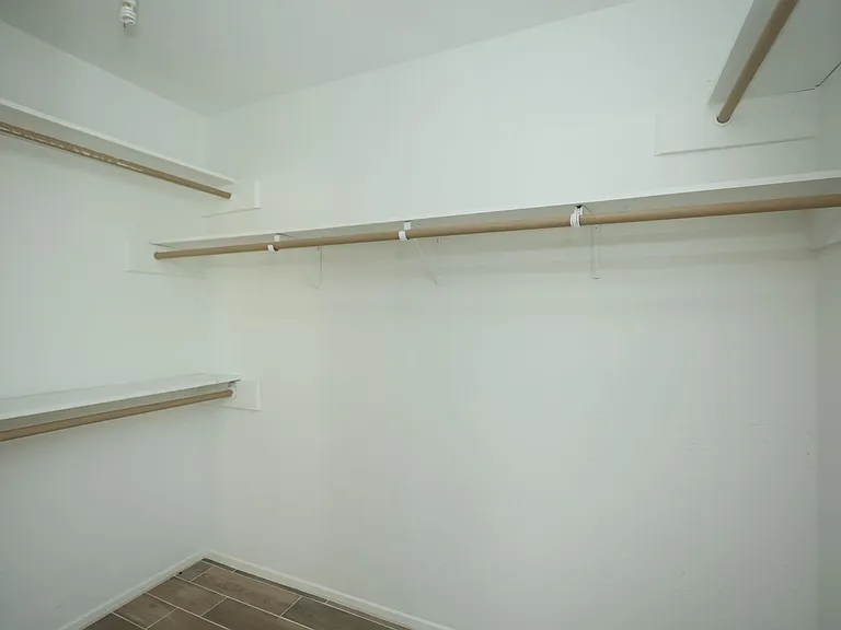 22318 Fincastle Dr — Photo 24