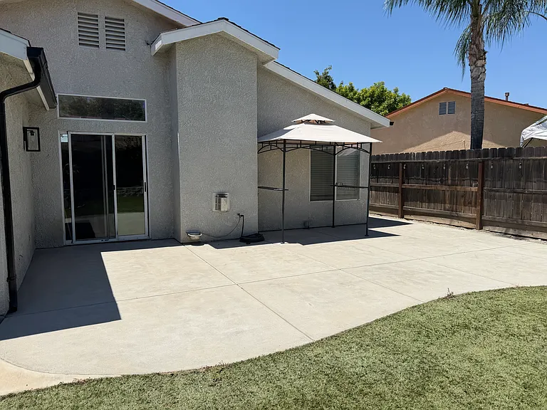 2315 Golden Ave — Photo 20