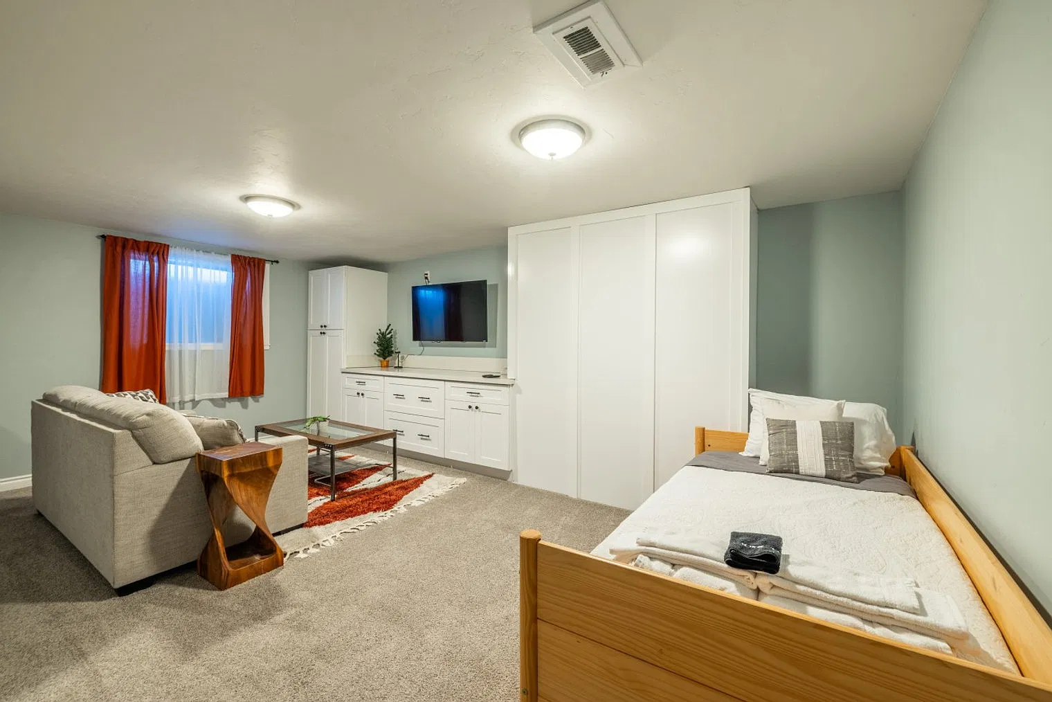 1 bed, 1.0 bath, 2281 sqft, $2,446 — Photo 1