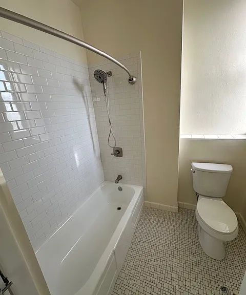 Warrington Apartments — Photo 13