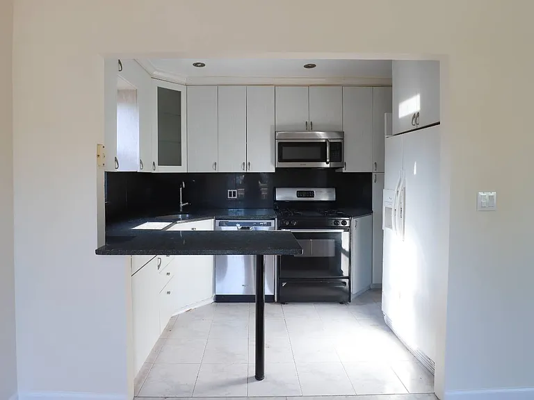 151-07 7th Ave #2 — Photo 3