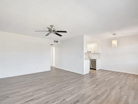 3rd image of 4015 Cornwall A