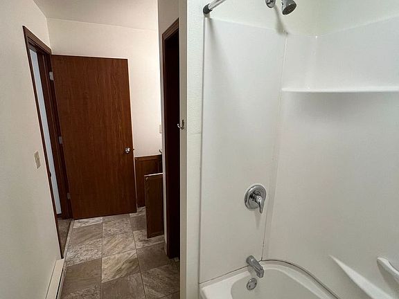 5th image of 853 Eastern Ave #9