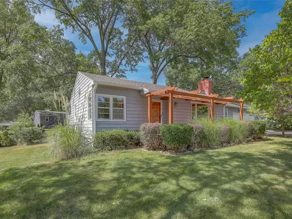 5644 Walmer St, Mission, KS 66202