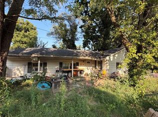 94 Bethesda Dr, Belleville, IL 62223