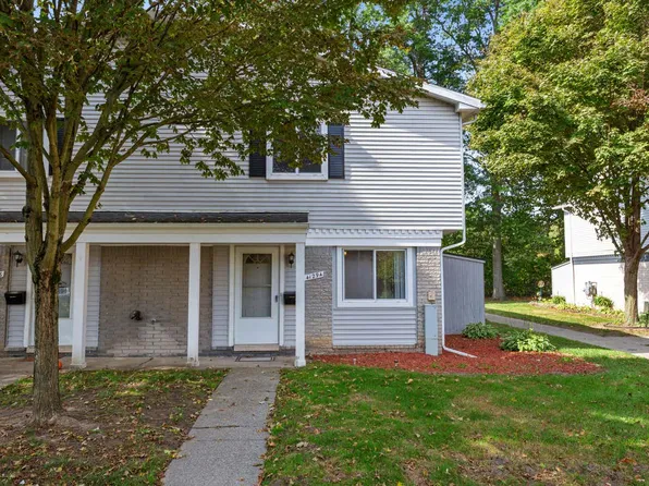 41294 N Woodbury Green Dr, Van Buren Township, MI 48111