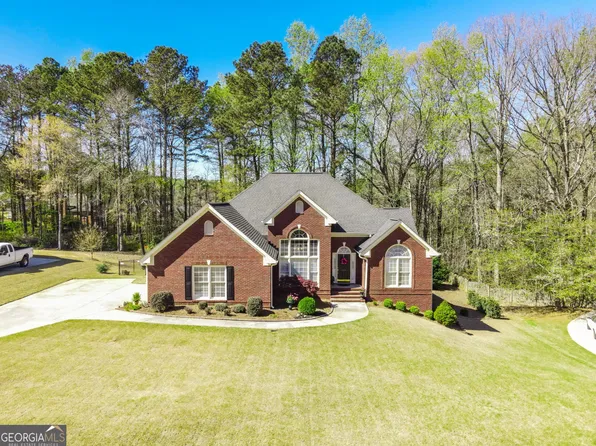909 Old Barker Pl, Loganville, GA 30052