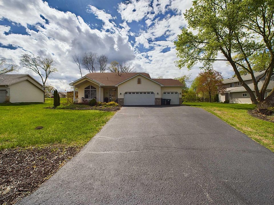 1st image of 26678 Glen Oak Dr