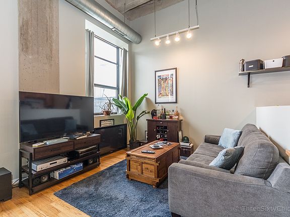 5th image of 1645 W Ogden Ave Unit 332