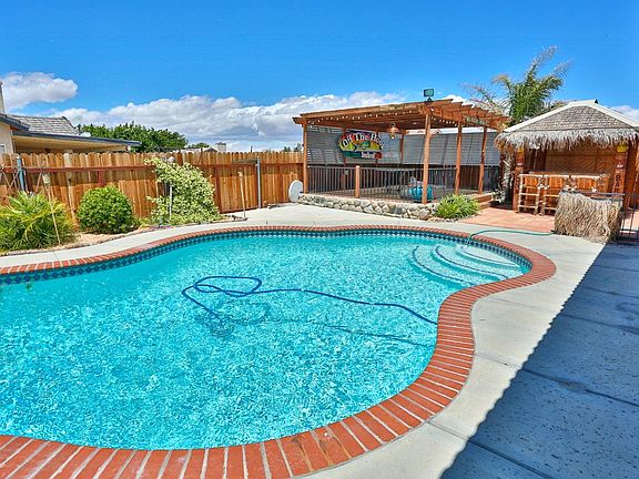 4th image of 14448 Del Amo Dr