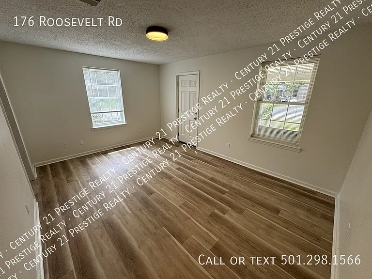 176 Roosevelt Rd — Photo 2