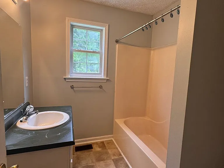 292 New Hope Rd — Photo 12
