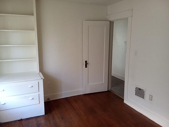 5th image of 329 Knecht Dr
