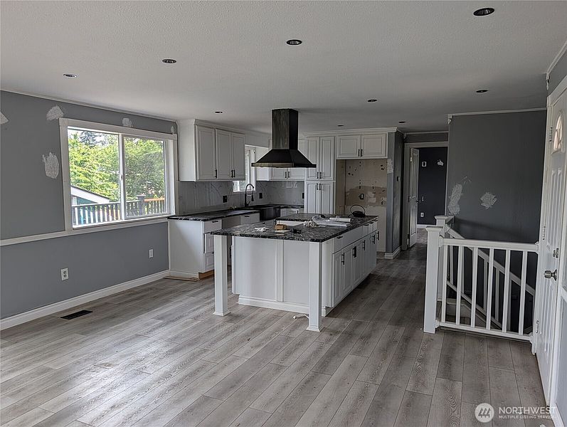 5th image of 1216 E 60th