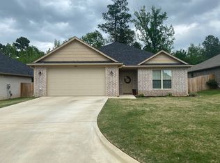 410 Myra Lynn Ln, Longview, TX 75605