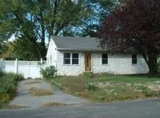 11 Locust Ave, Wheatley Heights, NY 11798
