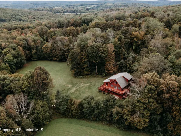 80 N Barnes Rd, Moscow, PA 18444