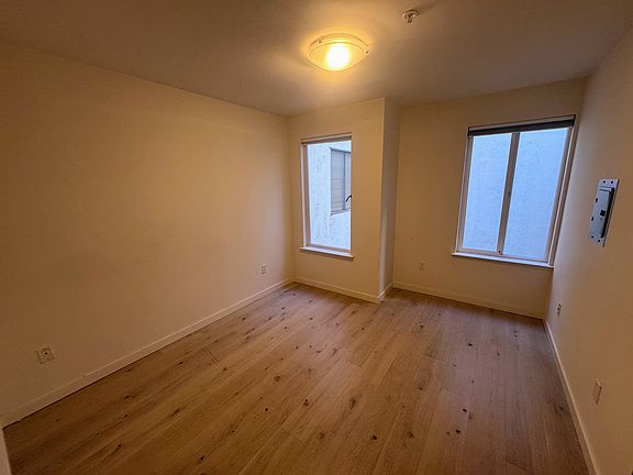 5th image of 1625 Pacific Ave #304