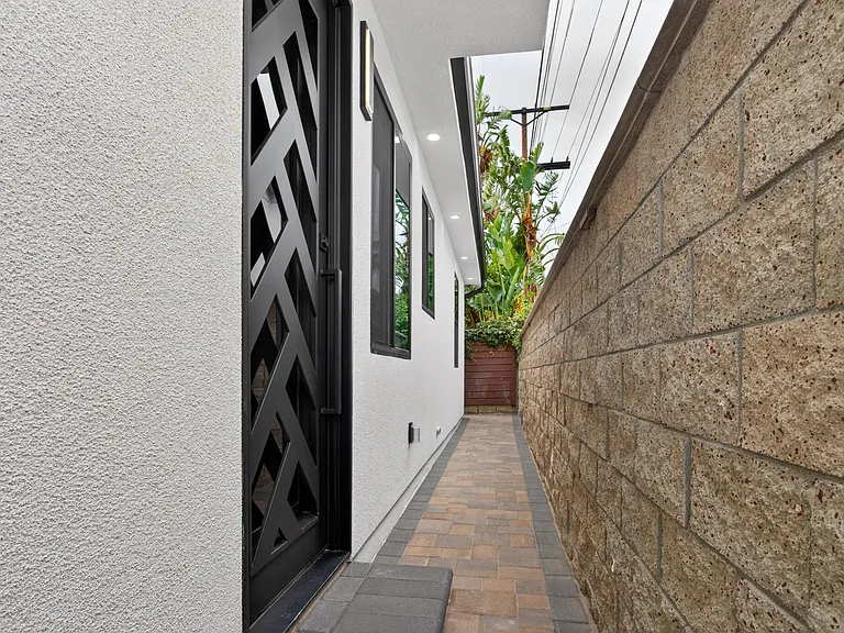 17501 Los Alimos St #10809 — Photo 36