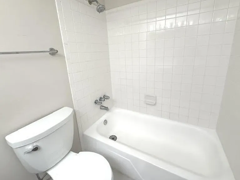 330 N Carter St #203 — Photo 10