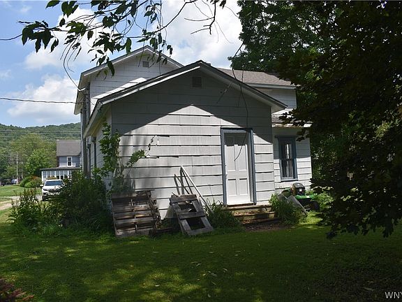 3rd image of 212 Court St