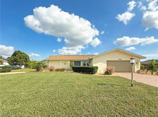 1643 Country Club Pkwy, Lehigh Acres, FL 33936