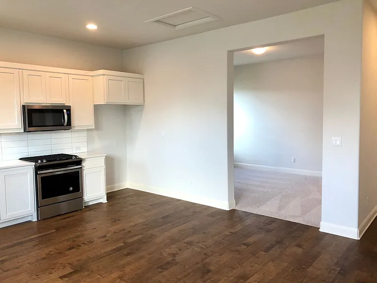 1920 Murano Ln — Photo 19