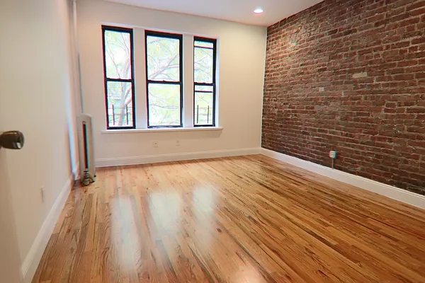 Rented by PMG Real Estate  | media 19